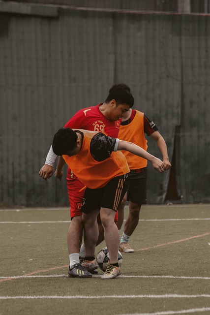 但五个人配